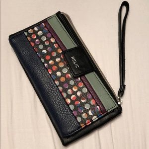 Relic wristlet wallet